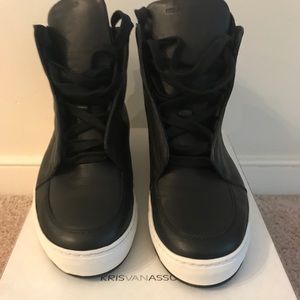 Sold! Men’s size 10 (43) Trendy High Tops 👟👟